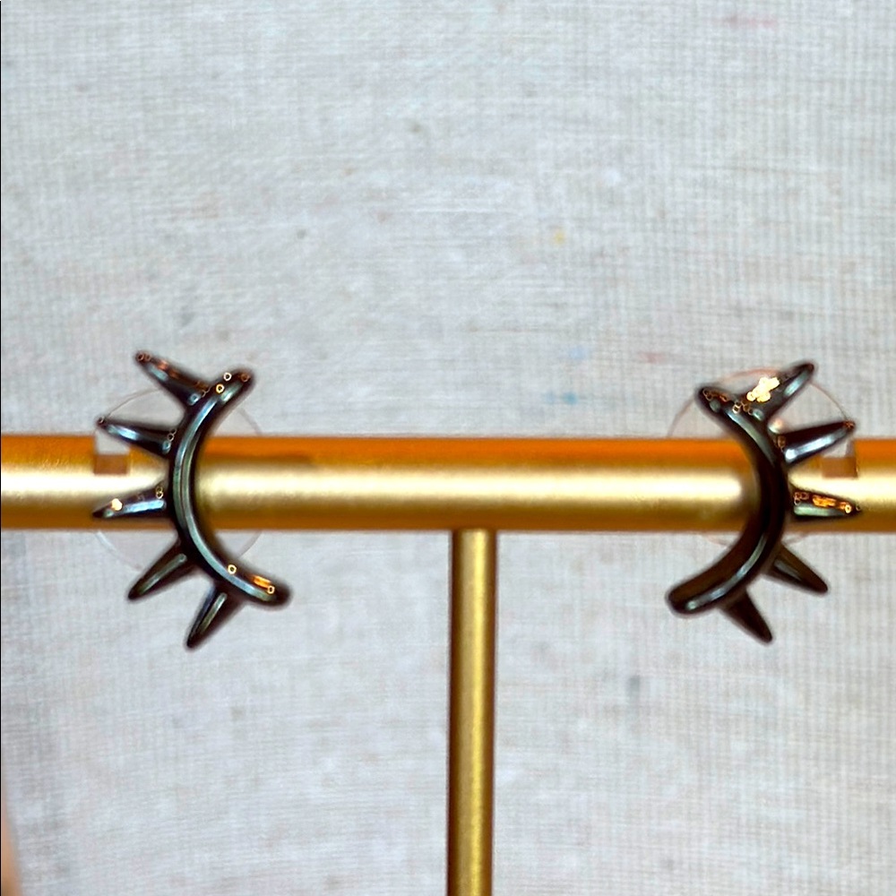 Kendra Scott studs